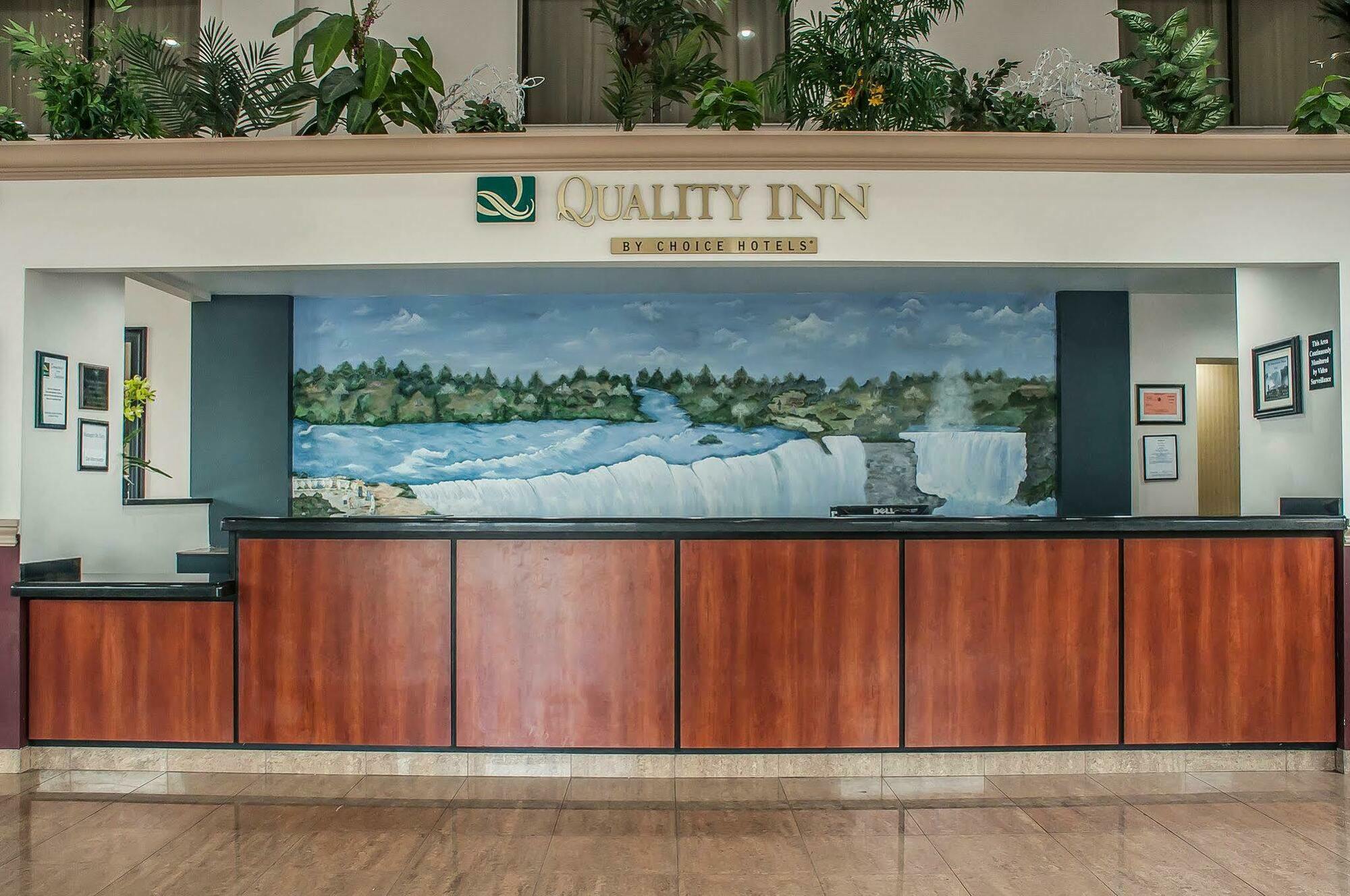 Quality Inn Niagara Falls Exterior photo